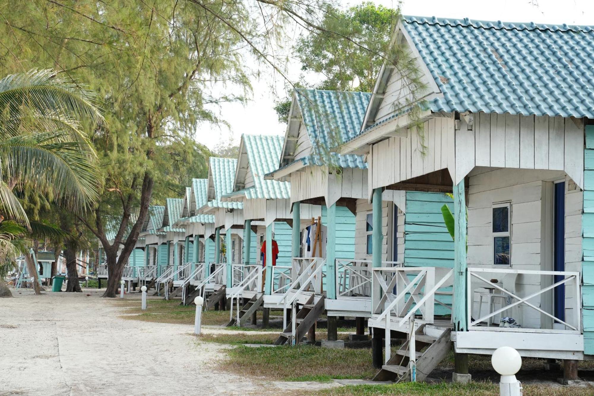 Sandy Beach Bungalows By Ehm Ронгсанлем Экстерьер фото