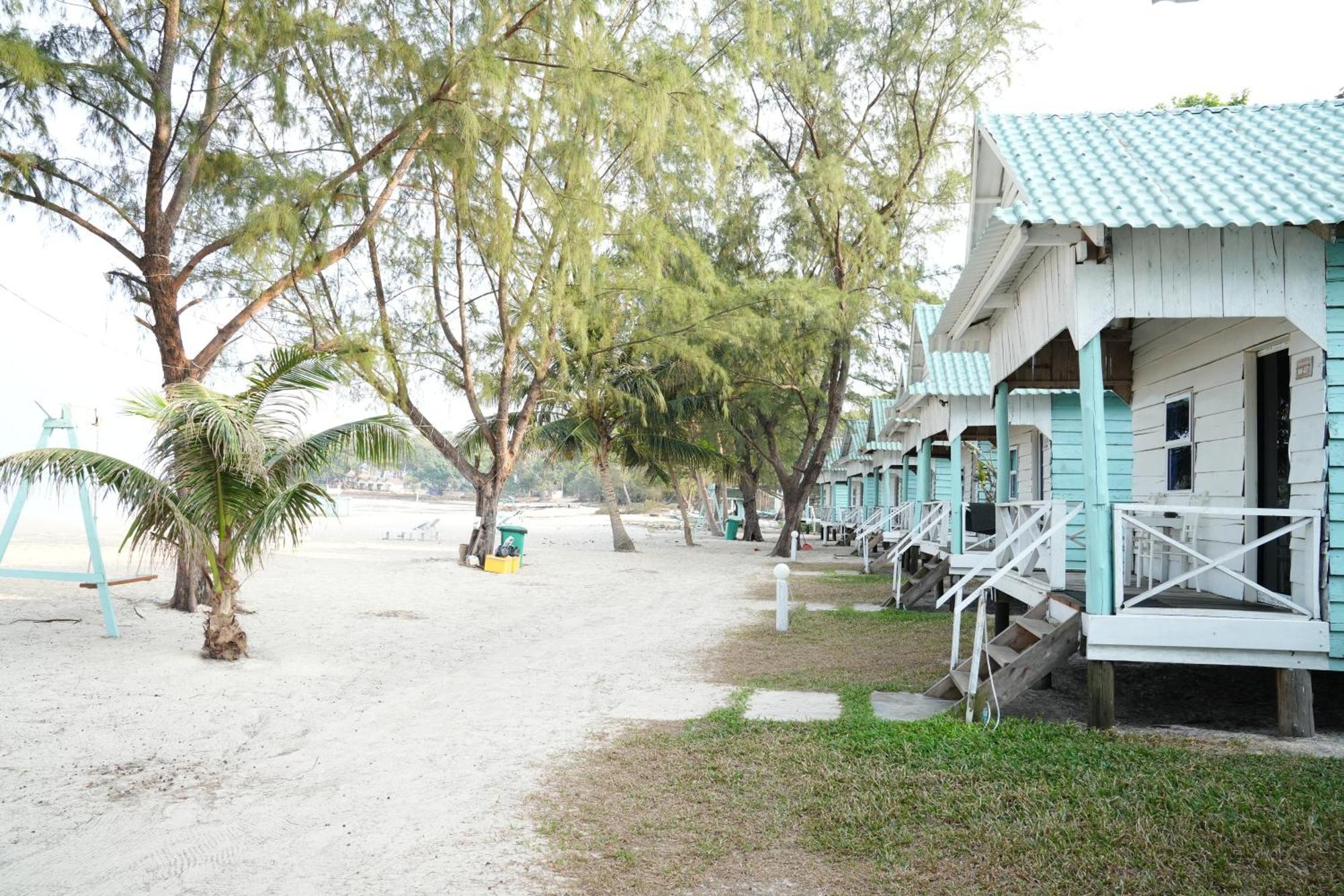 Sandy Beach Bungalows By Ehm Ронгсанлем Экстерьер фото