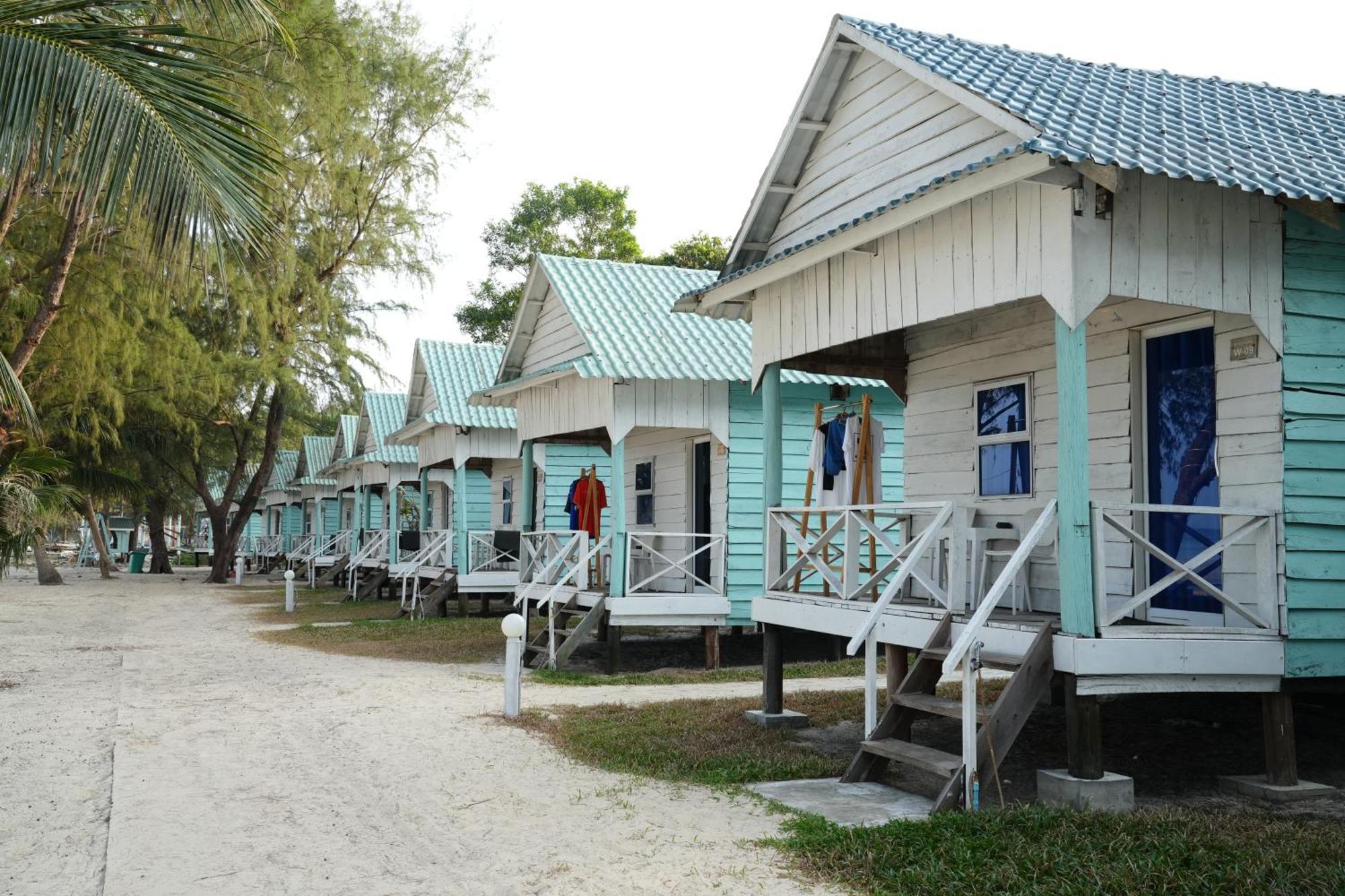 Sandy Beach Bungalows By Ehm Ронгсанлем Экстерьер фото
